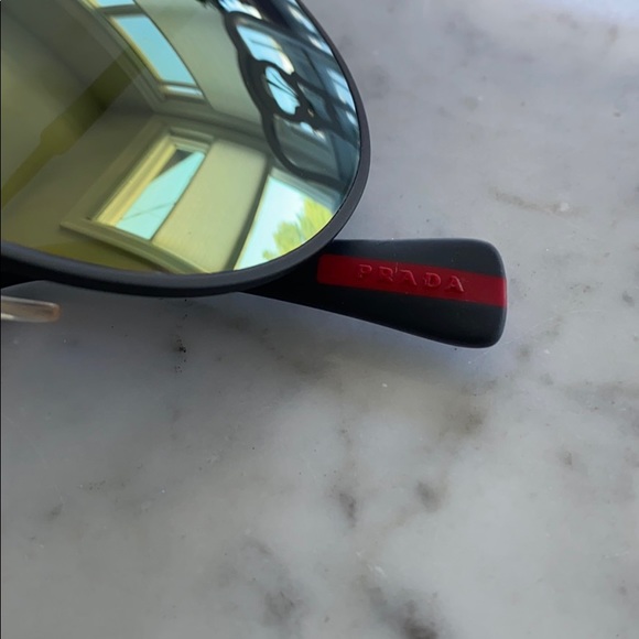 Prada sports sunglasses 😎 - Picture 3 of 7